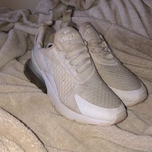 White Nike Air 270